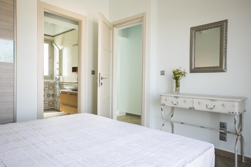 Afrodite Luxury Villa Svoronata Bagian luar foto