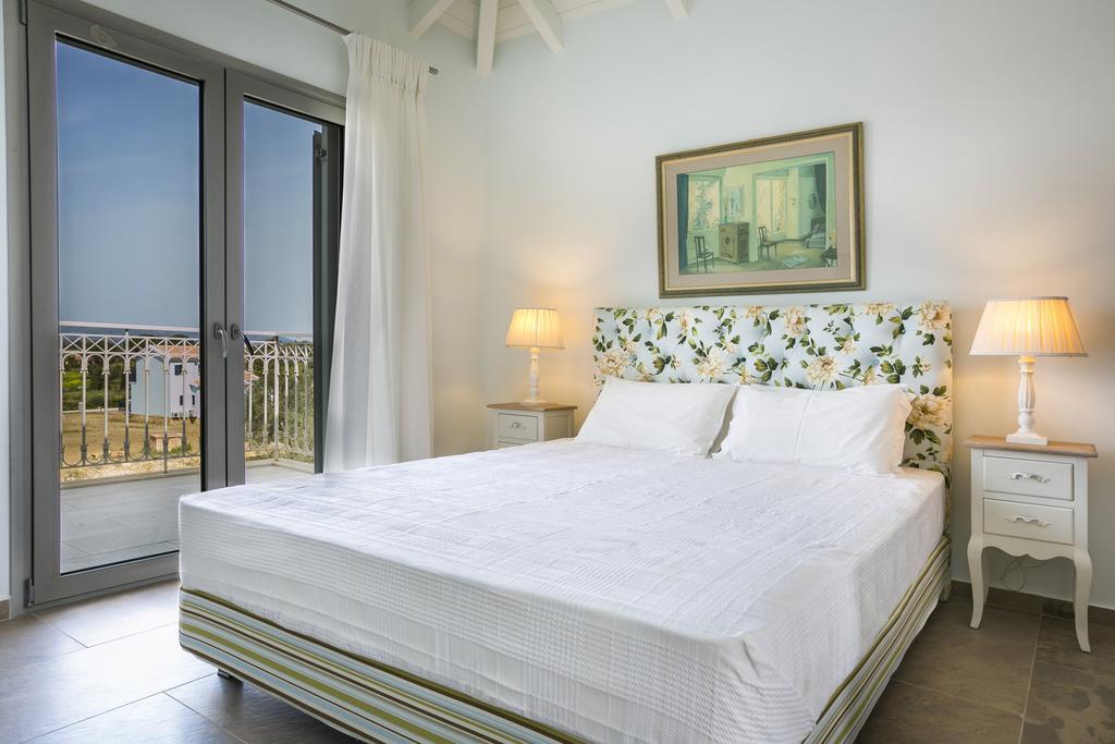 Afrodite Luxury Villa Svoronata Bagian luar foto